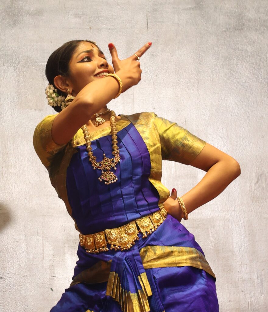 Teachers Natya 2417 880x1024